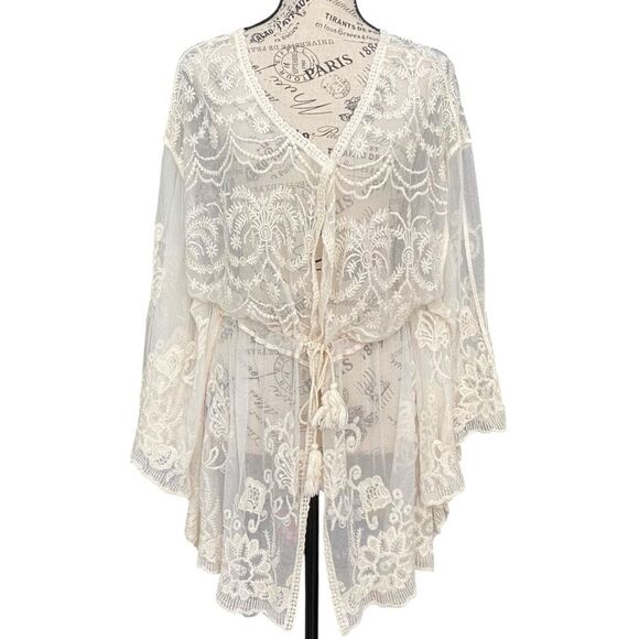 Yaira Lace Kimono Cardigan in Size L/XL - Picture 2 of 9